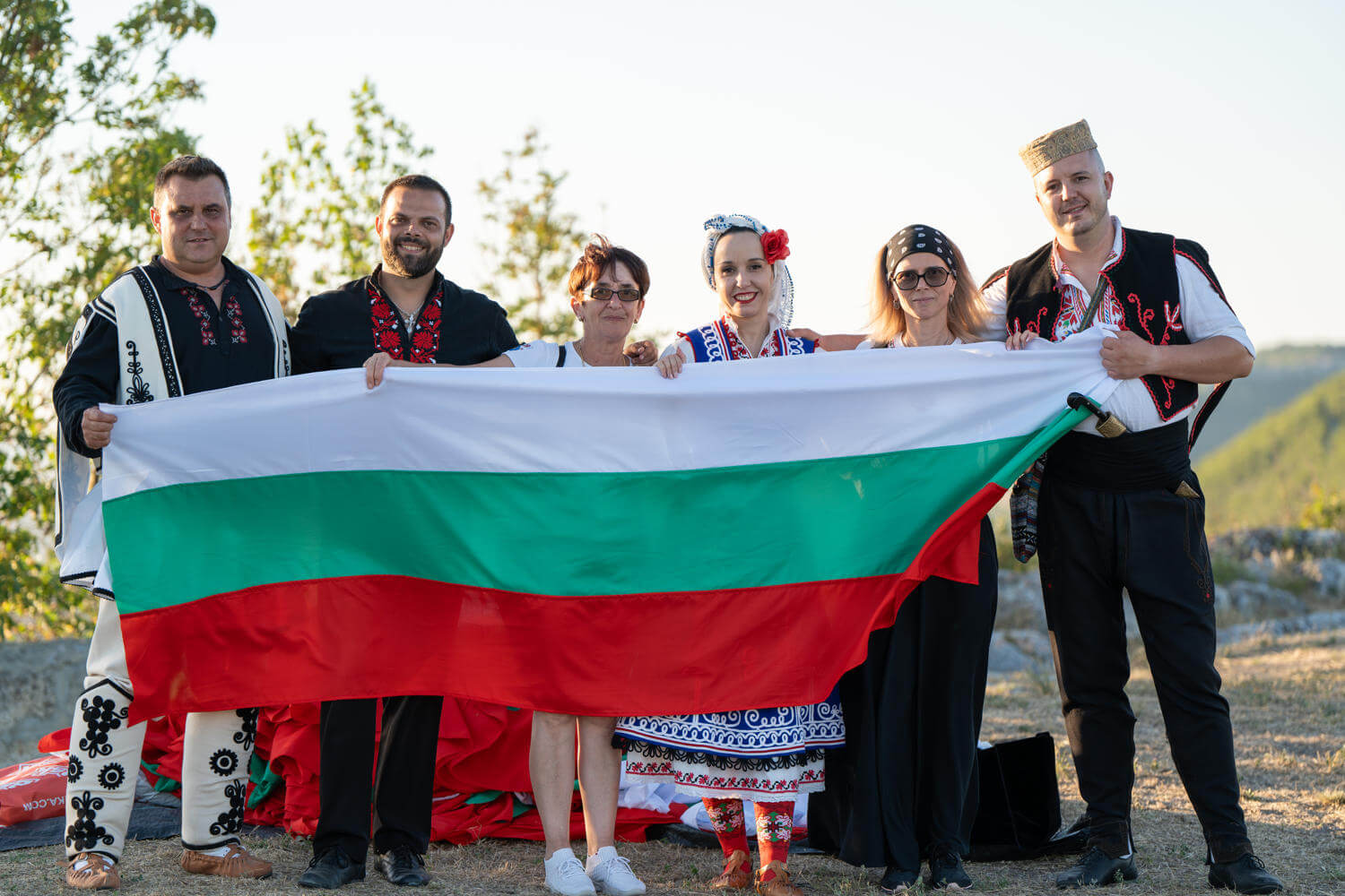 Клуб по български танци Настроение - рекламна фотография